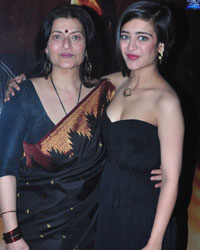 Sarika and Akshara Haasan