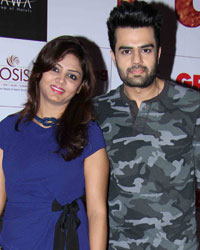 Manish Paul with wife Sanyukta