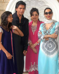 Shah Rukh Khan, Gauri, Suhana and Aryan