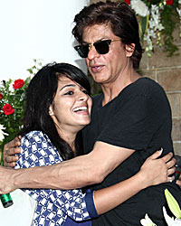 Shah Rukh Khan witha fan