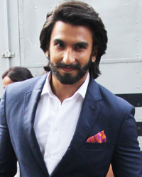 Ranveer Singh snapped on the sets of Jhalak Dikhla Jaa Season 6