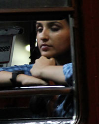 Parineeti Chopra snapped on the sets of 'Hasi Toh Phasi'