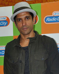 Farhan Akhtar promotes 'Bhaag Milkha Bhaag' at radio city