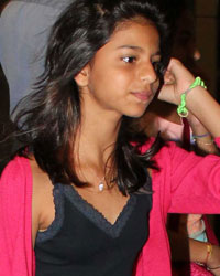 Suhana khan snapped at airport