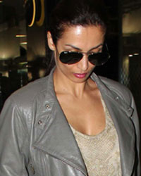 Malaika Arora Khan and Arjun Kapoor snapped at airport