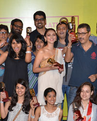 Aditi Rao Hydari with team of Mirchi Kaan Awards