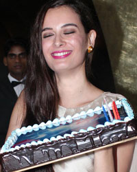 Evelyn Sharma secretly celebrates her 23rd birthday in pomp and style