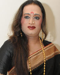 Jiya Jagiasi throws a bash in honor of Lakshmi Narayan Tripathi