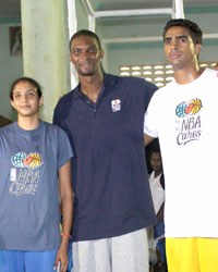 Chris Bosh imparts basketball training to children