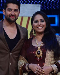 Aftab Shivdasani with the three Judges Riteish Deshmukh, Geeta Kapur and Ashley Lobo at 'Grand Masti' Affair On India's Dancing Superstar