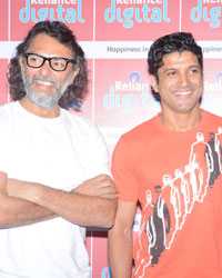 Rakeysh Omprakash Mehra and Farhan Akhtar at Film Bhaag Milkha Bhaag Game Launch