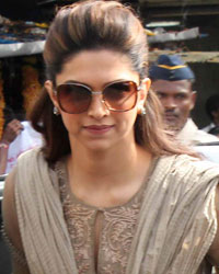 Deepika Padukone visits Siddhivinayak temple seeking success for Chennai Express