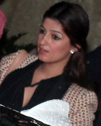 Twinkle Khanna return from Dubai