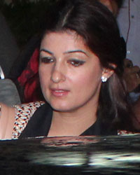 Twinkle Khanna return from Dubai