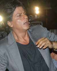 Shah Rukh Khan visits Maratha Mandir