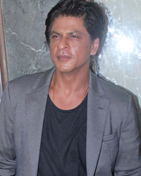 Shah Rukh Khan visits Maratha Mandir