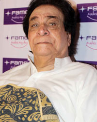 Special Screening of  'Once Upon a Time in Mumbai Again' for Kader Khan