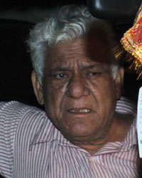 Om Puri snapped at versova police station during surrender