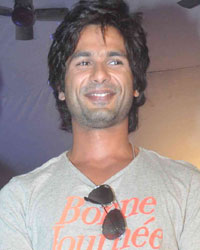 Shahid Kapoor perform at Enigma 2013 collage festival