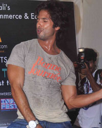 Shahid Kapoor perform at Enigma 2013 collage festival