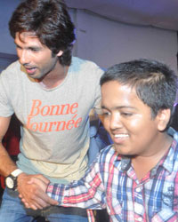 Shahid Kapoor perform at Enigma 2013 collage festival