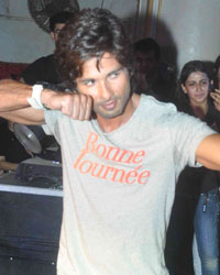 Shahid Kapoor perform at Enigma 2013 collage festival