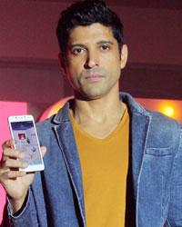 Farhan Akhtar launches Intex Smartphone