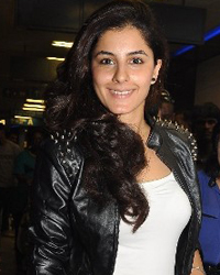 Esha Talwar at Mumbai International Airport for SAIFTA