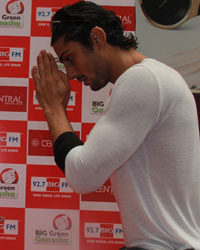 Prateik Babbar visited 92.7 Big FM's Big Green Ganesha pandal