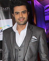 Manish Paul during the unveiling of Dulux Velvet touch collection