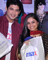 Siddharth Shukla, Toral Rasputra, Jiten Mahendra at the unveiling of Max brand new fashion collection