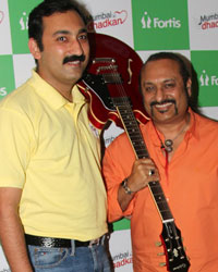 Varun Khanna of Fortis with Lesle Lewis at the Mumbai Ki Dhadkan concert at Nesco Compounds, Goregaon