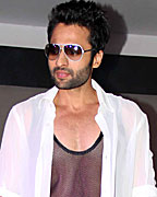 Jackky Bhagnani promoting Rangrez at Dharavi