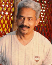 Atul Kulkarni at Salim Arif's 'Kharashein' staged at Prithvi