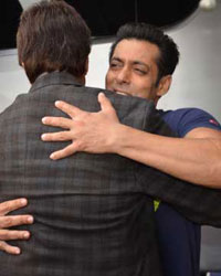 Amitabh Bachchan meets Salman Khan at mehboob studio