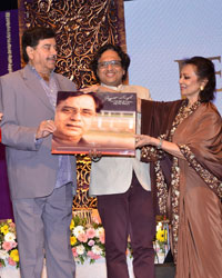 Stars Spotted 201Jagit Singh's album lauch by Chitra Singh Shatrughan Sinha and Subhash Ghai3