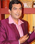 Sanjeev Kapoor at Master Chef India Kitchen ke Superstar season 3 contest