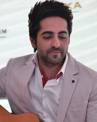 Ayushmann Khurrana and wife Tahira Celebrate their Platinum Day of Love and  Exchange Platinum Love Bands