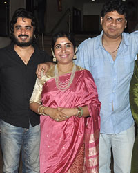 Soma Ghosh with participating artists at her Parampara Kal Aur Aaj show at Ravindra Natya Mandir