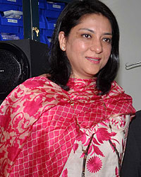 Priya Dutt at Inauguration of Cosmetic Surgery Institute in Mumbai