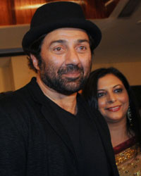 Kunwar Singh,, Ramji Gulati with Sunny Deol at the unveiling of wax statue of Shahid Bhagat Singh on his 106th birth anniversary