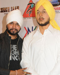 Ramji Gulati with Bhagat Singh's Wax Statue at the unveiling of wax statue of Shahid Bhagat Singh on his 106th birth anniversary