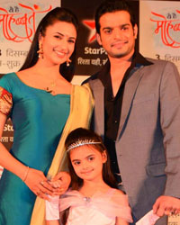 Divyanka Tripathi, Karan Patel and Ruhanika Dhawan at the press conference of 'Ye Hai Mohobbatein'