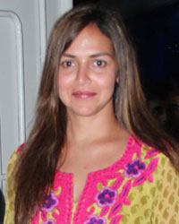 Esha Deol snapped at Sunny super sound watch Singh Sahab the great