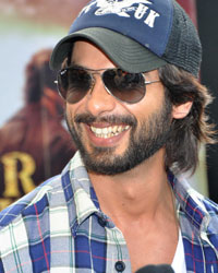 Shahid Kapoor and Prabhudeva visits Chandan Theatre