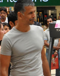 Milind Soman at Treadathon Mumbai 2013