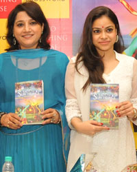 Shubha Vilas, Kavita Seth and Sunali Rathod at the launch of Shubha Vilas book