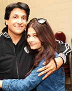 Shiamak Davar and Aishwarya Rai Bachchan arrive at Vancouver for TOIFA 2013