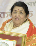 Lata Mangeshkar felicitated at the inauguration of the Vishwashanti Sangeet Kala Academy