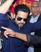 Emraan Hashmi visits Haji Ali